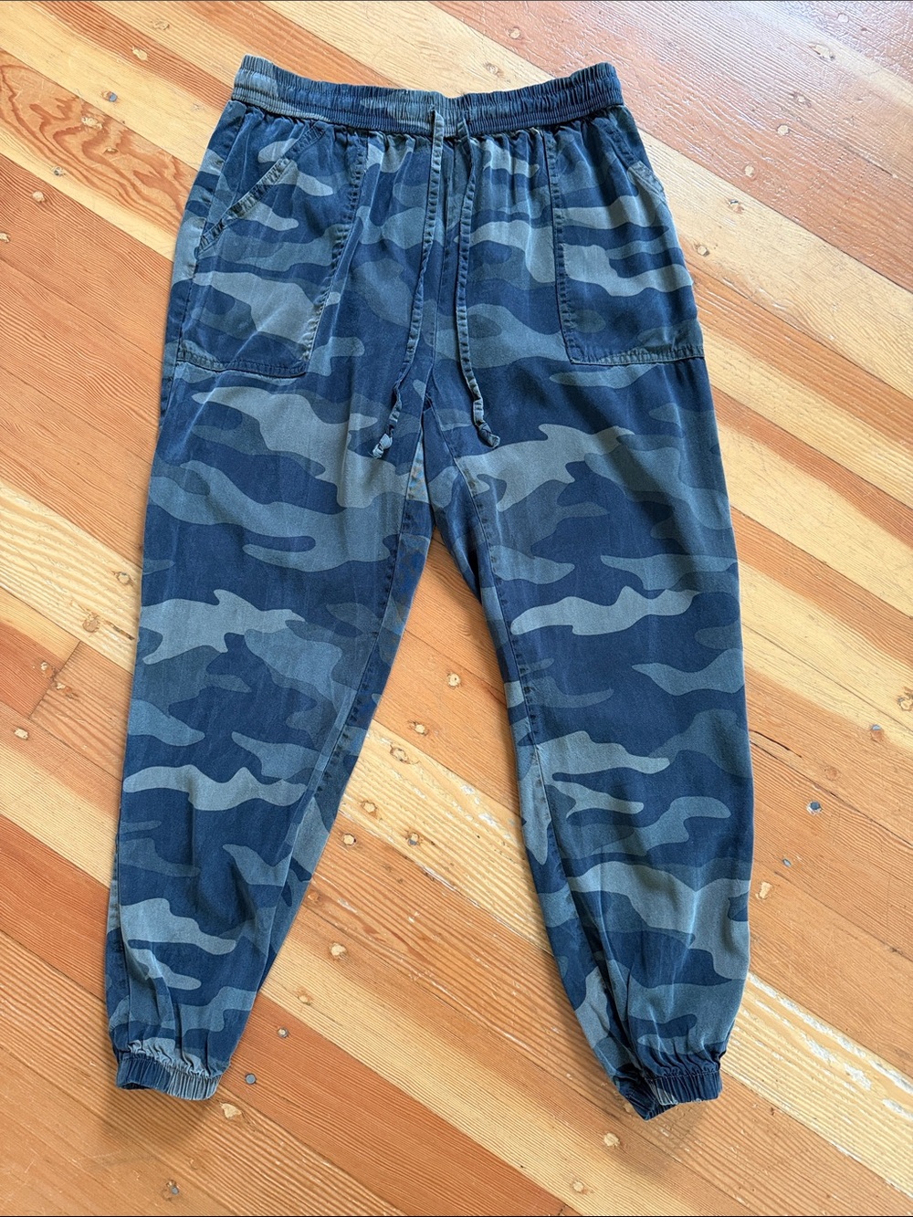Victorias‎ Secret PINK Lyocell Blend Camo Jogger Pants Small
